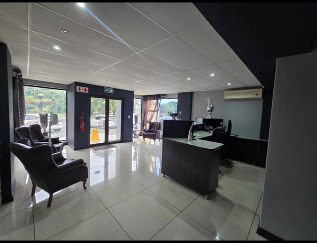 1,875M² BUSINESS FOR SALE IN THREE RIVERS